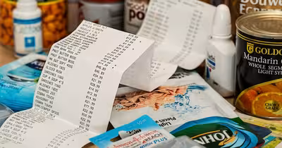 Capcana caselor self-checkout: de ce pierd bani supermarketurile și revin la casieri