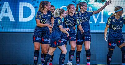 Revoltă a jucătoarelor după pedeapsa primită de arbitrul care le filma dezbrăcate în vestiar