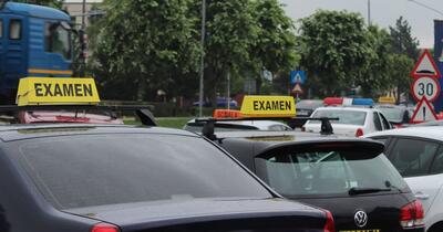 Blocajul din Ministerul Transporturilor ar putea torpila revenirea probei în poligon la examenul auto
