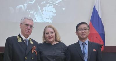 Șoșoacă, din nou în vizită la Ambasada Rusiei unde s-a fotografiat alături de omul lui Kim Jong Un