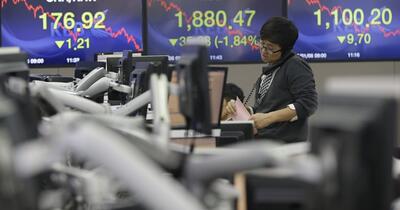 Escorta navală promisă de Trump în Strâmtoarea Hormuz nu calmează piețele: investitorii fug de risc