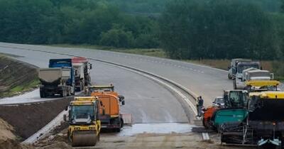 Ungaria deschide în toamnă primul tronson al șoselei rapide spre Satu Mare. Pe tronsonul din România abia s-a semnat contractul...