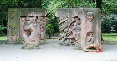 Cum a reușit iubirea să îngenuncheze extremismul și teroarea. Singurul prostest pașnic care a făcut un regim criminal să cedeze 