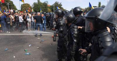Zeci de rețineri după violențele de la protestul oierilor din Piața Victoriei