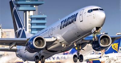 TAROM a adus la București primul Boeing 737 MAX 8, botezat „Mircea Lucescu”