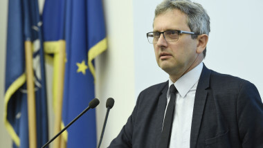 Radiografia unei crize/Valentin Lazea, economistul-șef al BNR explică intrarea României în recesiune și capcana datoriilor care ne costă miliarde