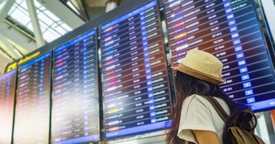 Companiile aeriene low-cost reduc zborurile, în plin sezon, pe fondul scumpirii kerosenului și tensiunilor din Orientul Mijlociu