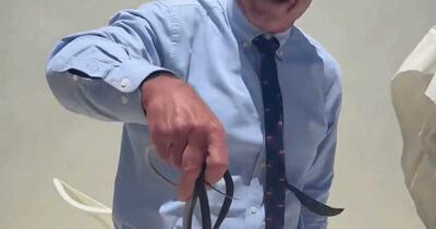 Robert F. Kennedy Jr., filmat când prinde doi șerpi cu mâinile goale. Internauții, ironii la imaginile virale