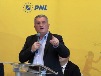 Un laș de care ar trebui să ne fie scârbă...