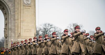 Cum vrea Ministrul Apărării să majoreze salariile militarilor cu 30%: „Un spor care se dă tuturor oamenilor în uniformă”