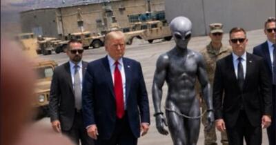 Donald Trump inundă rețelele sociale cu imagini AI absurde, de la extratereștri la explozii orbitale