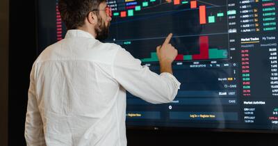 Conspirație anti-România? De ce Bulgaria, veșnic în criză politică și cu un guvern pro-rus, e răsfățata investitorilor care pe noi ne penalizează 