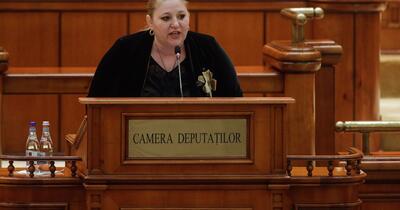 Șoșoacă anunță că SOS depune o moțiune de cenzură împotriva Guvernului Bolojan: „O facem noi, voi semnați-o”