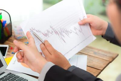 Cât mai îndurăm criza? Un economist de la UBB Cluj spune cât mai avem de îndurat