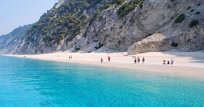Misterul Capului Lefkada: De la iubiri tragice la ritualuri antice pe stâncile albe