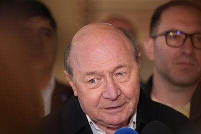 Băsescu îl acuză pe Bolojan că împinge țara spre faliment prin taxe noi