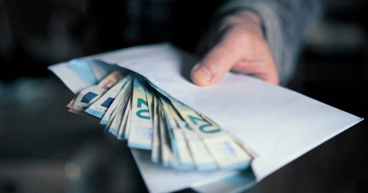 Majorat cu plic, ca la nuntă? O mamă se revoltă după ce fiul ei i-a cerut 500 de lei pentru ziua unui coleg: „O prietenă mi-a spus că a dat chiar 1.000 de lei”
