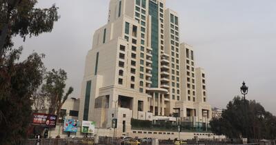 Iranul, un nou avertisment către hotelurile din regiune: Orice unitate care găzduiește personal american e considerată o țintă legitimă