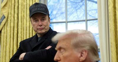 Elon Musk pasează către Donald Trump vina pentru blocajele rețelei Starshield din Ucraina