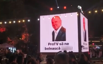 Mesaj obscen la adresa ProTV, proiectat la petrecerea anuală a Antenei 1