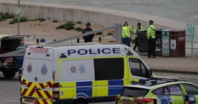 Trei femei au fost găsite moarte în mare. Avertismentul transmis de autoritățile britanice: „Stați departe de locul tragediei”