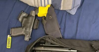 Incident de securitate la Londra. Geantă plină cu arme, găsită lângă locuinţa primarului. Cum a fost posibil