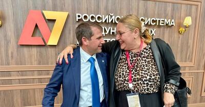 Șoșoacă și Ilan Șor, apariție surpriză la Sankt Petersburg. Oligarhul fugar o numește „viitorul președinte al României libere”