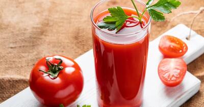 De ce nutriționiștii laudă băutura cu suc de roșii și ulei de măsline pentru inimă