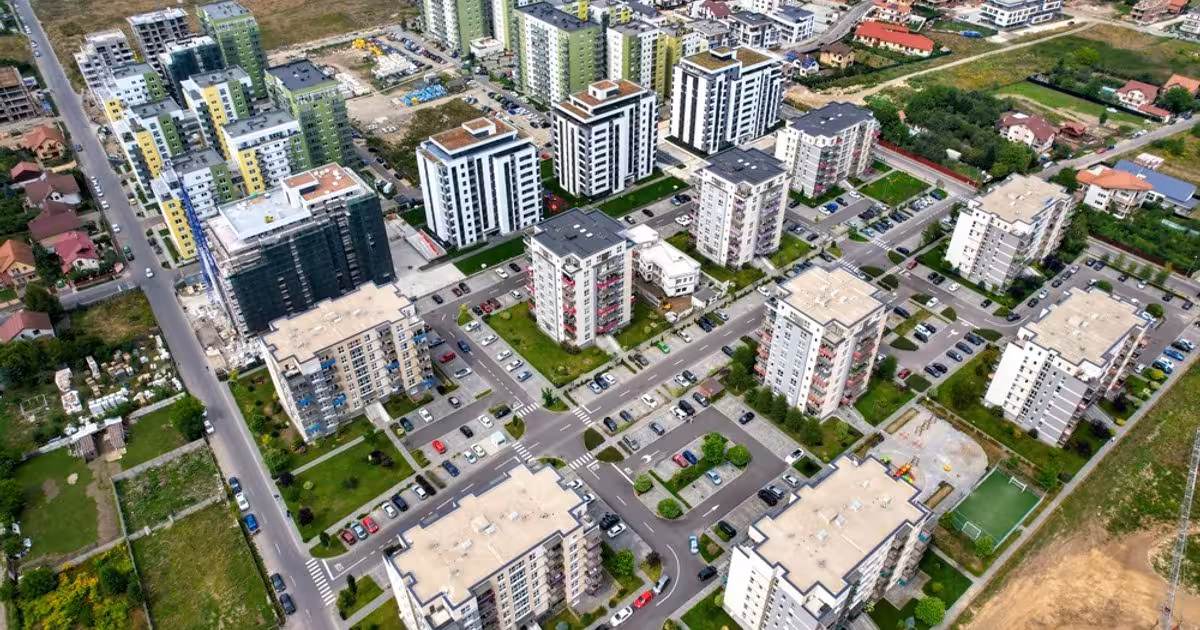 Răsturnare de situație cu impozitul pe locuințe: de ce se amână taxarea la valoarea de piață