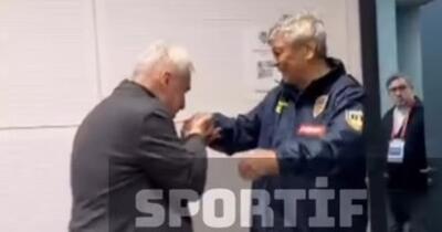 Cine este turcul care i-a pupat mâna lui Mircea Lucescu. Semnificația gestului care la români se aplică femeilor