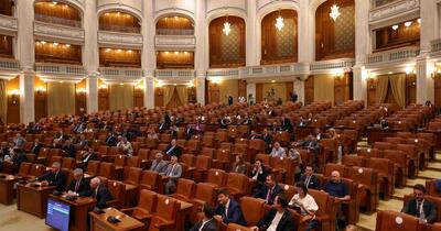 Parlamentul decide soarta a 3,8 miliarde de euro din PNRR; legea salarizării, amânată