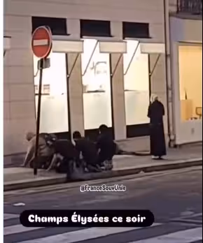 VIDEO Excepționalul text scris de Adrian Papahagi despre ce se întâmplă în Franța...