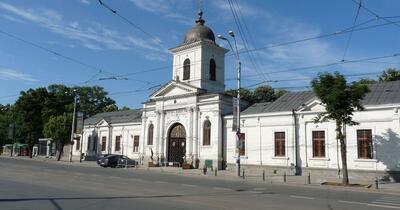 Inscripția de pe cavoul lui Mircea Lucescu: „Ranguri, glorie, bogăție...”. Antrenorul și-a pregătit mormântul cu zece ani înainte