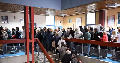 Mobilizare istorică la urne în Serbia: jandarmeria a blindat centrul Belgradului