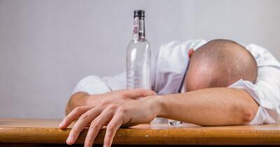 Meniul care te protejează de alcool: ce să mănânci înainte de o petrecere