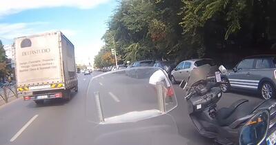 Fetiță de nici doi ani, salvată din traficul infernal de pe Mihai Bravu
