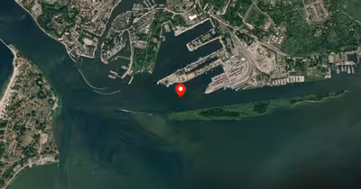 Flotă fantomă în Kaliningrad: cinci nave rusești sub sancțiuni încarcă tehnică militară