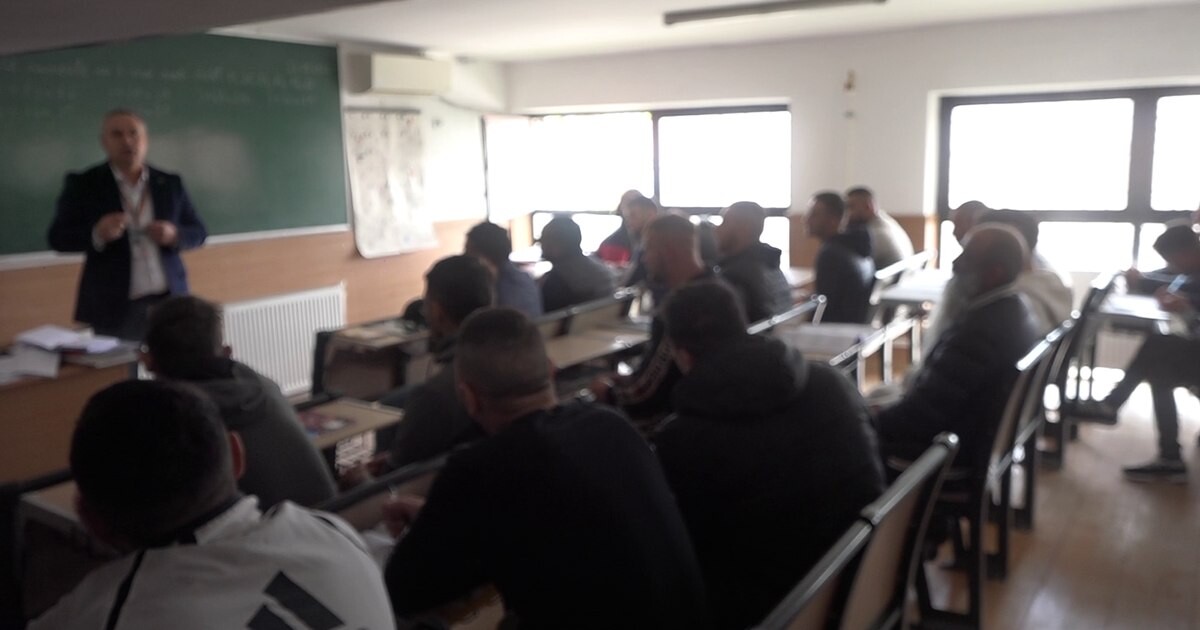 Litere învățate la 60 de ani: școala inedită din Penitenciarul Botoșani