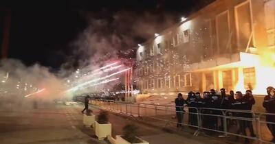 Tensiuni majore la Tirana: Proteste violente și ciocniri cu forțele de ordine pentru demisia premierului albanez