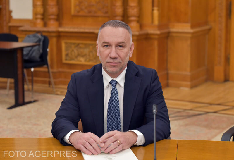 Bogdan Licu, judecător CCR, recunoaște că a făcut parte din Trupele de Securitate la Revoluție, la fel ca Lucian Pahonțu
