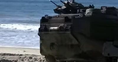 Blindatele amfibii de asalt AAV-7 intră în dotarea infanteriei marine