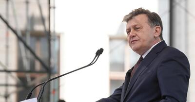 Oana Ţoiu, pusă la zid şi de cel mai aprig adversar al lui Ponta. Crin Antonescu: „Cele mai mizerabile secături pe care le-am văzut în politică”