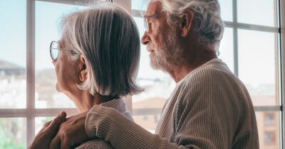 Ce este „mirosul bătrâneții”, care poate apărea încă de la 40 de ani, și cum poate fi îndepărtat. „Eram disperată!”