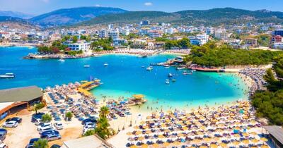 Alertă pentru turiștii români: Boli gastrointestinale după baia în mare, în populara Vlore