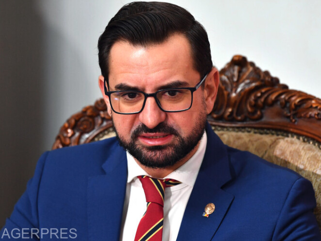 Ăsta e șef la o instituție care rulează miliarde de euro/Fostul ministru PSD al Agriculturii Adrian Chesnoiu, condamnat la 4 ani închisoare cu executare. Decizia nu este definitivă