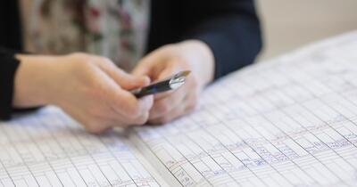 Peste o mie de ore fără profesor în București: materiile de examen, în aer