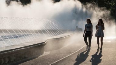 Un experiment arată că în București temperatura la nivelul asfaltului ajunge la 70 de grade Celsius. Până când persistă canicula