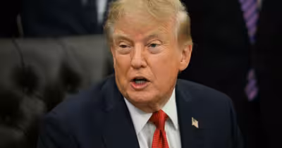 Trump, despre scumpirea petrolului: „Nu-mi pasă. Facem o avere”. Americanii plătesc mai mult la pompă