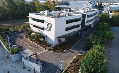 De citit.../Alții tac și fac, noi am ajuns de râsul curcilor...