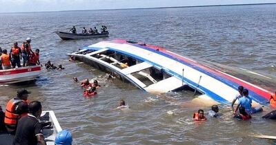 Mobilizare masivă în Guyana: 67 de oameni salvați după răsturnarea unui feribot